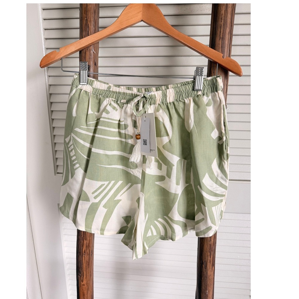 Turks & Caicos Tropical Print Shorts Size M Green Cream Tassel‎ Drawstring NWT